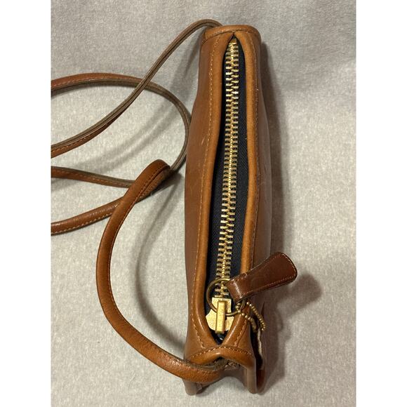Coach VTG 80’s Made in New York Distressed Brown Leather Crossbody Handbag - Picture 7 of 12